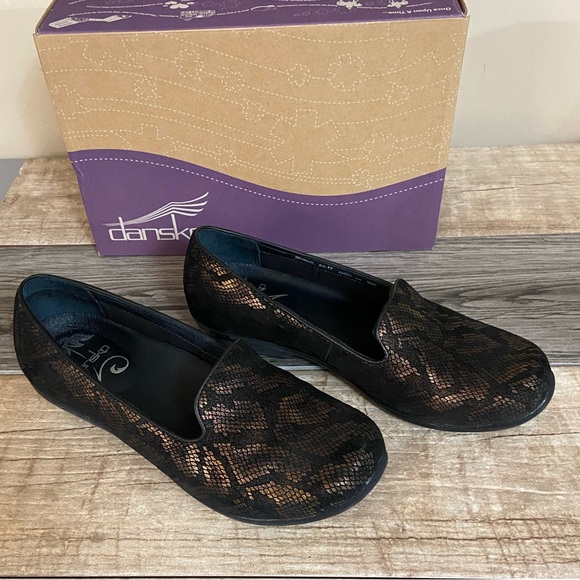 Dansko Olivia Snake Leather Bronze Loafer Size EU 37 US 6.5-7 - Picture 2 of 11